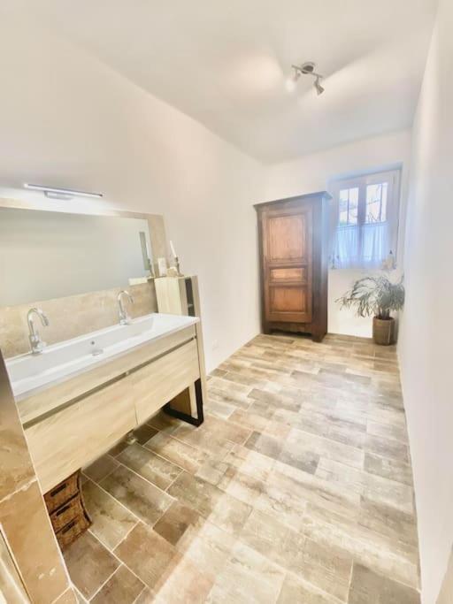Maison Avec Jardin Et 3 Petits Chats , Proche Du Chateau Lacoste Le Puy-Sainte-Réparade Extérieur photo